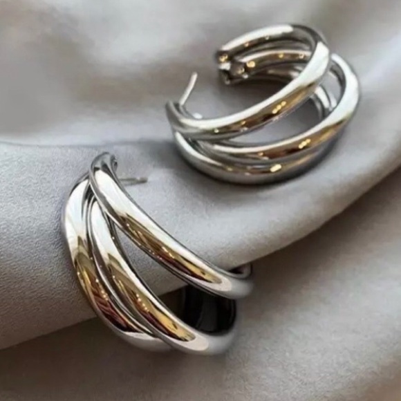 NEW Silver Multi-layer Hoop Earrings - Picture 2 of 6